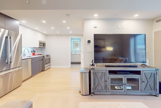 Photo - 932 Broadway Unit 312