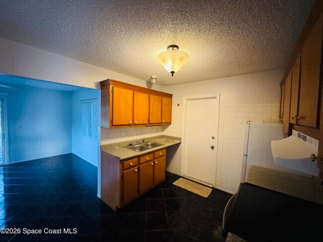 Photo - 1035 Nevada Dr NE