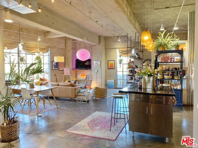 Building Photo - 1855 Industrial St Unit 318