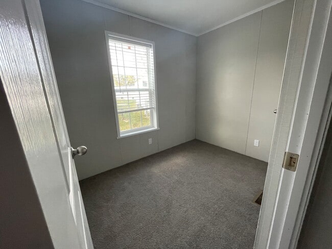 Photo - 2403 Birch St