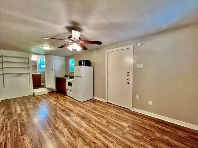 Photo - 904 1/2 Denton Street Unit