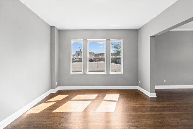 Photo - 5714 W Cermak Rd