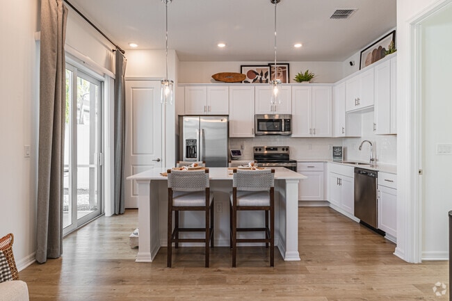 2BR, 2BA - 1,110SF - Elevate - Kitchen - Yardly Ellenton