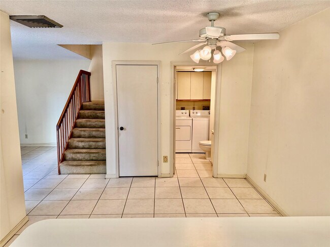 Photo - 736 NW 98th Cir