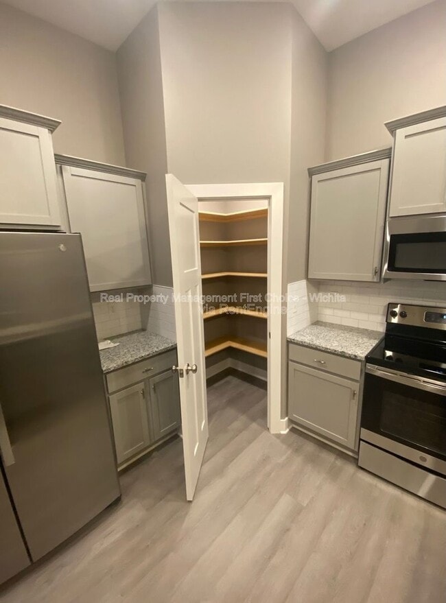 Photo - 3318 W 45th St S