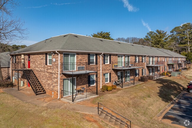 Building Photo - University Oaks