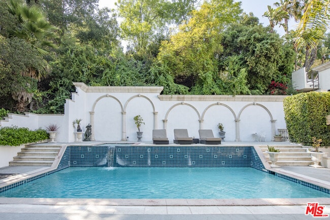 Photo - 3780 1/2 Multiview Dr