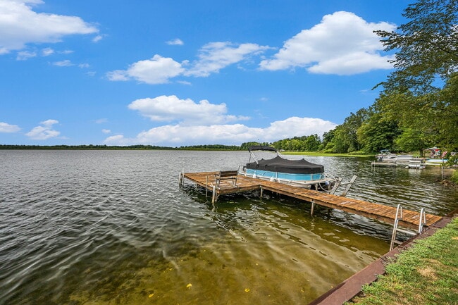 Photo - Year Round Rental Available on Wall Lake