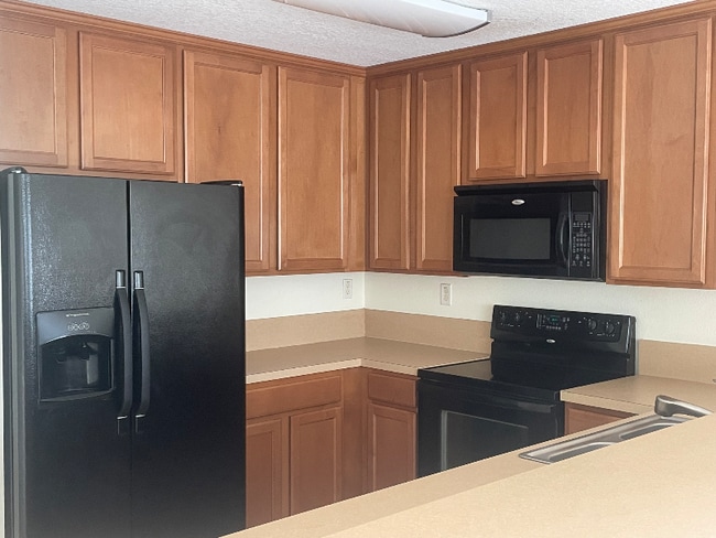 Photo - 843 Black Cherry Dr S