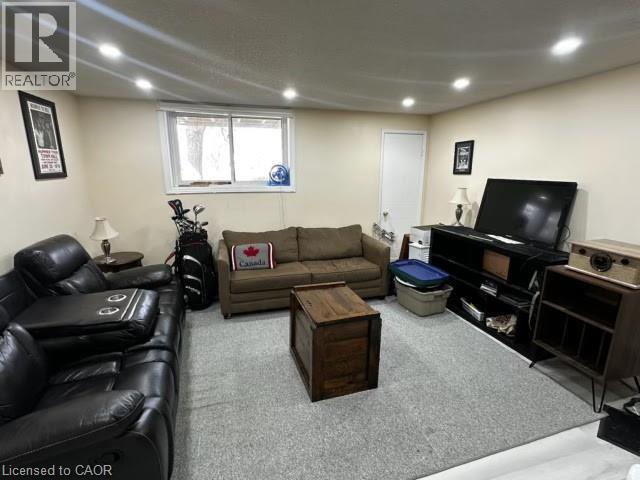 Photo - 565 Greenfield Ave Unit 902