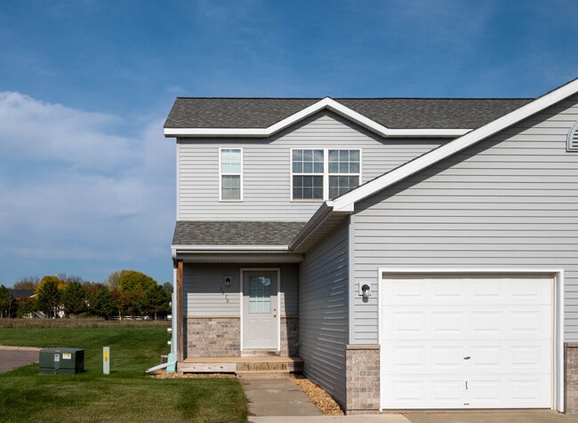 Photo - 1051 Alpine Way