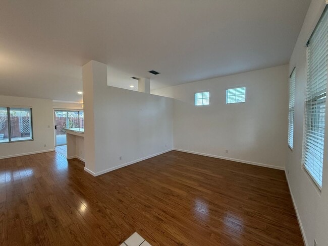 Photo - Single story with 3-car Garage!!