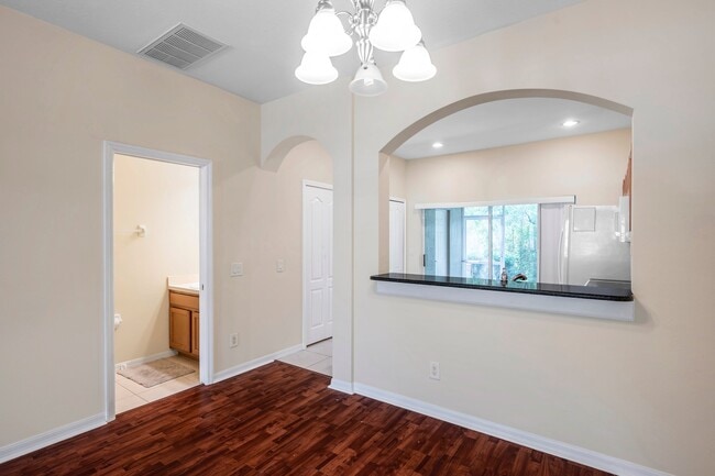 Photo - 31240 Claridge Pl