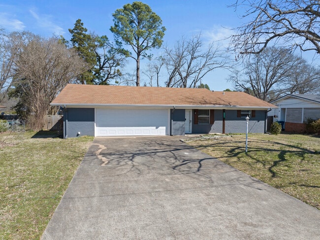 Building Photo - 1711 Gene Dr Rental