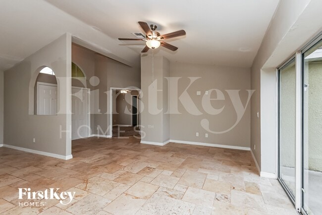 Photo - 3919 3rd St W