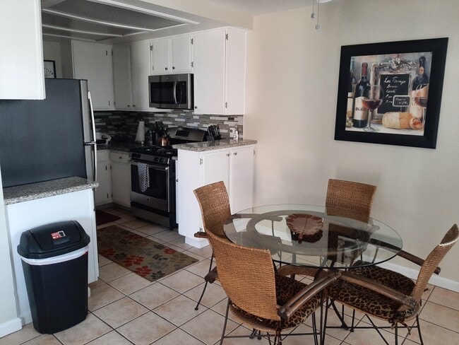 Photo - 12585 Maui Way Unidad A