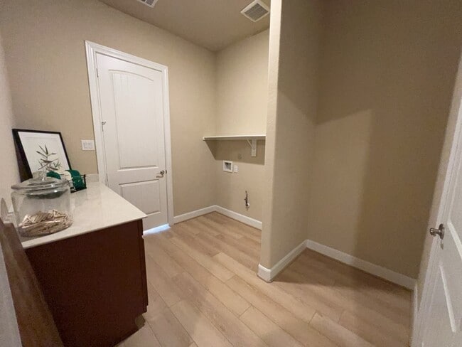 Photo - 5602 Caracara St