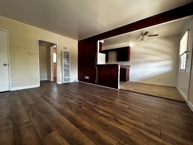 Building Photo - 720 N Marengo Ave Rental