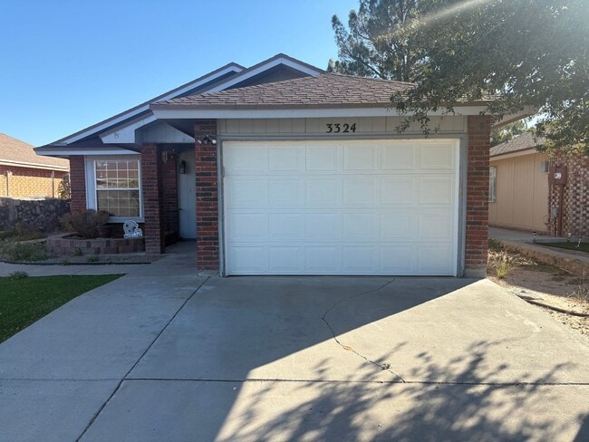 Building Photo - EASTSIDE HOME FOR RENT