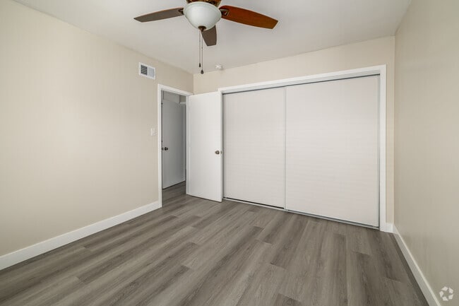 2BR, 1BA - 750SF - Primary Bedroom