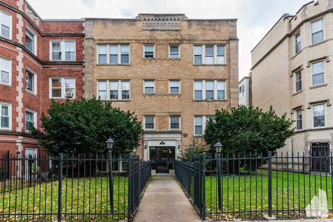 Building Photo - 1421 W Farwell Ave Rental