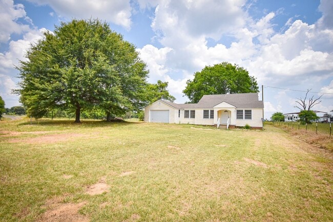Photo - 2 Bedroom 1 Bath On Acreage in Lindale ISD!