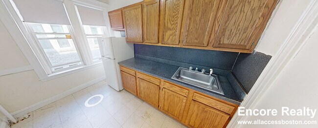 131 Sutherland Rd Unit H