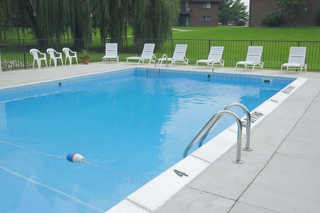 Swimming Pool and Sun Deck - Walnut Hills