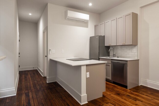 Photo - Urban Historic Flat Unit 824-3B