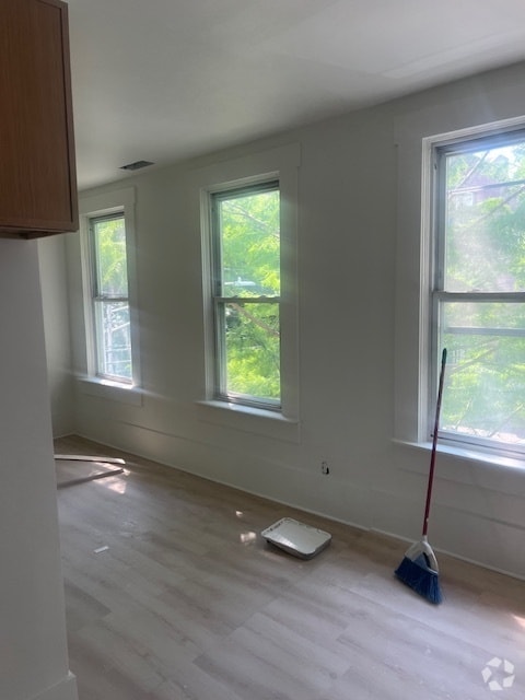 Building Photo - 2301 N Leavitt St Rental