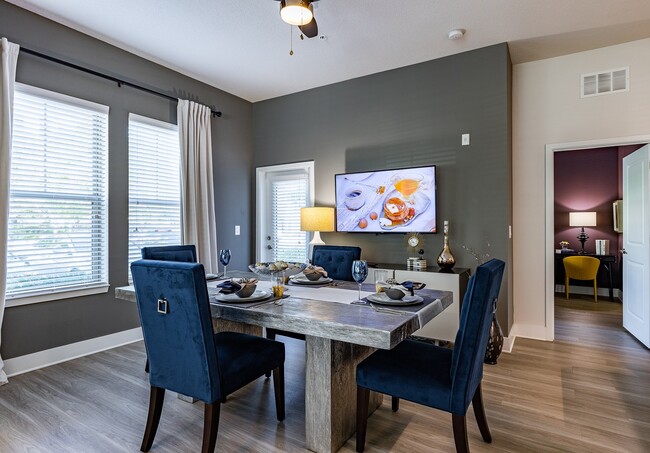 Nine12 Gateway Apartments