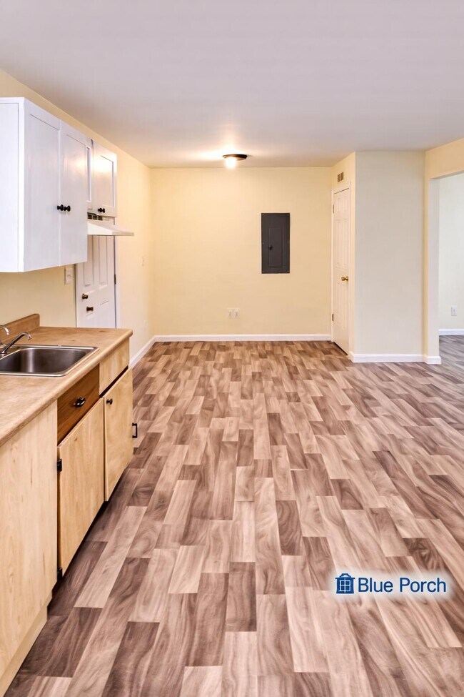 Mosely St Unit B