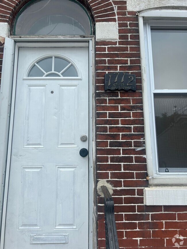 Building Photo - Nice 2Br house with or without voucher