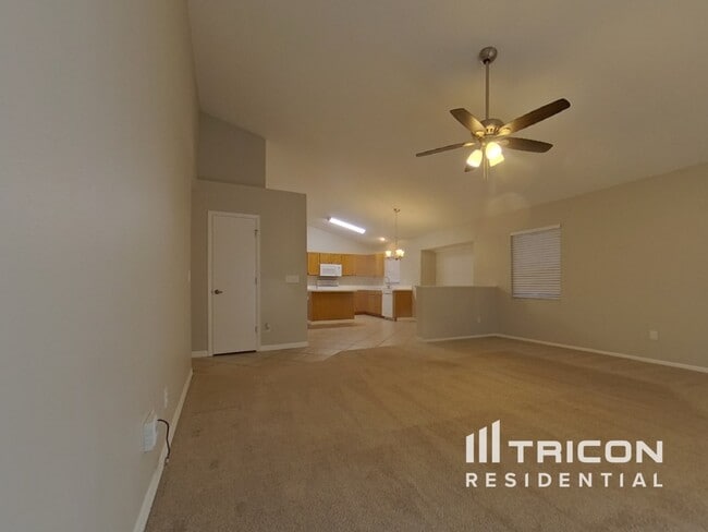 Photo - 2636 Cahill Way