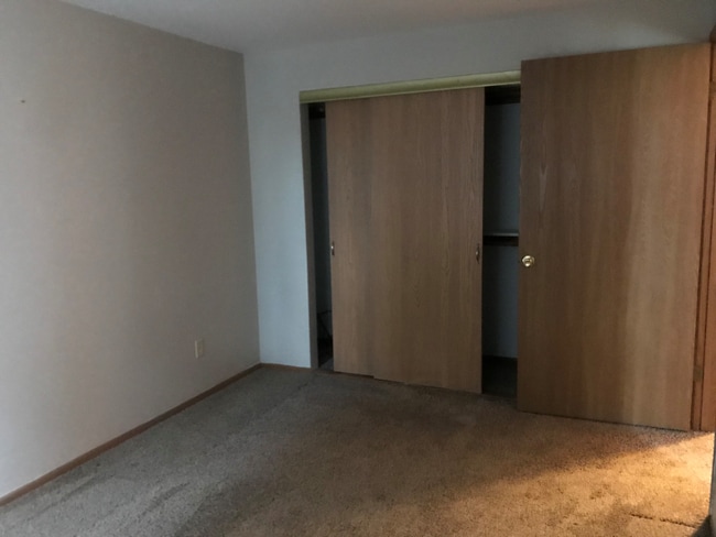 S85W18710 Jean Dr Unit 1