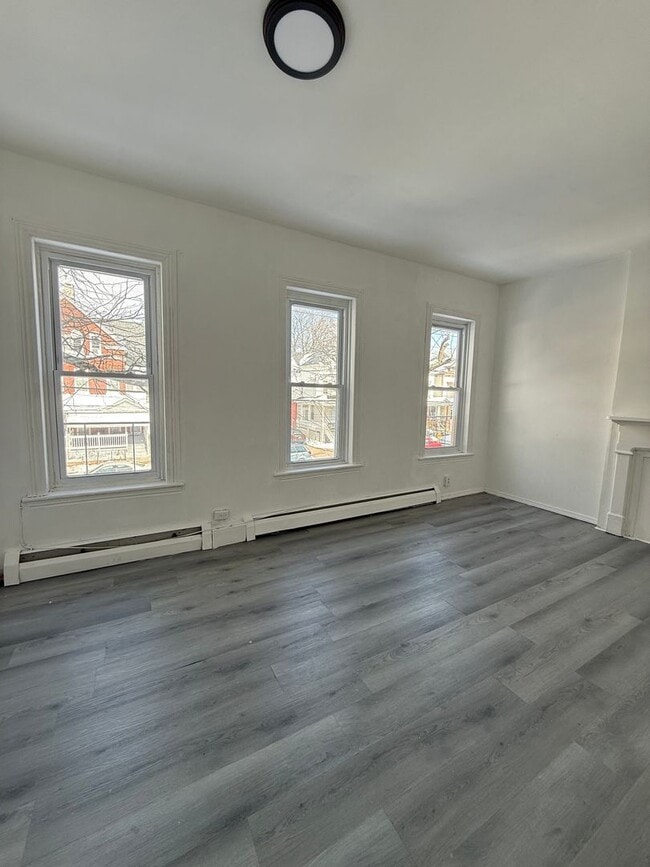 Photo - 295 Spring St Unidad 2nd Floor