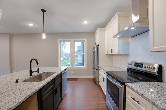 Photo - 389-391-391 Berkeley Rd Unit 391