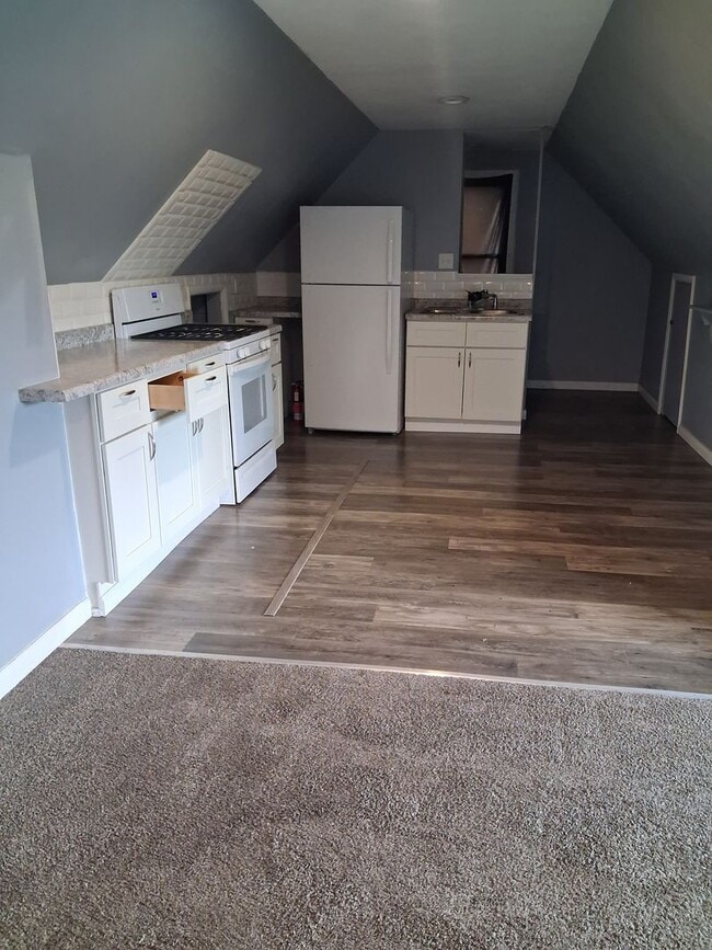 Building Photo - 104 5th St S Unit Apt #5