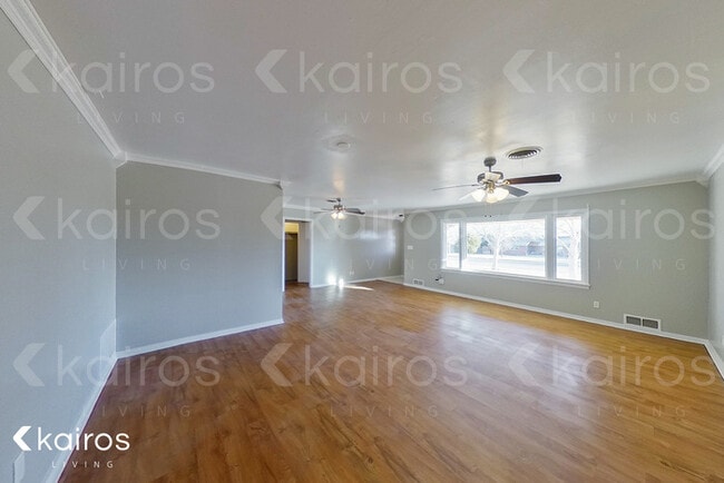 2813 James Louis Dr