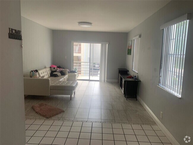 Building Photo - 8901 NW 38th Dr Unit 208 Rental
