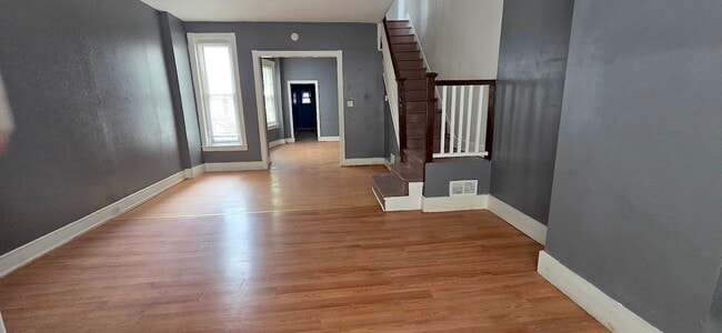 Photo - 5415 Pine St