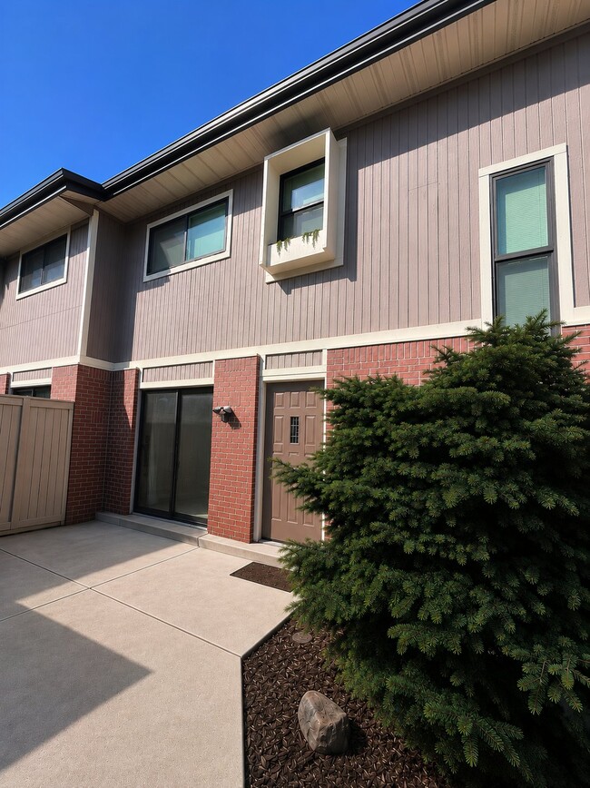 Photo - 62 S Holman Way