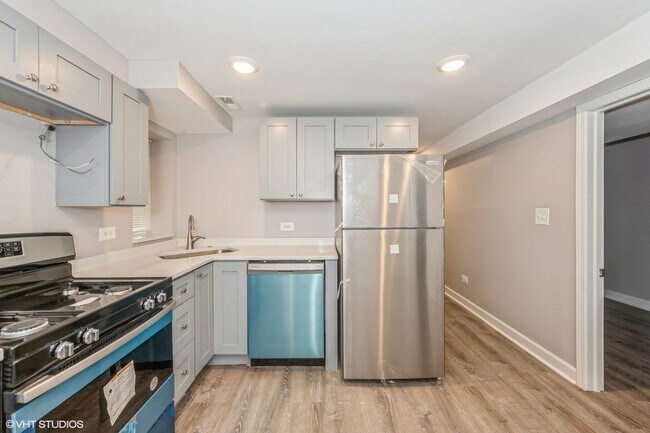 Photo - 2626 N Ridgeway Ave Unit GRD