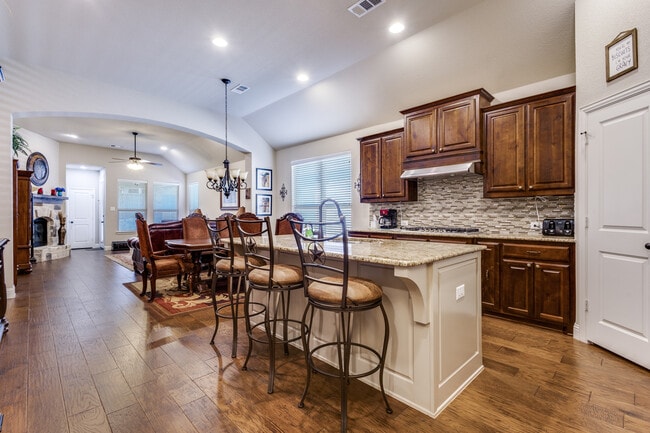 Photo - 2204 Yorktown Dr