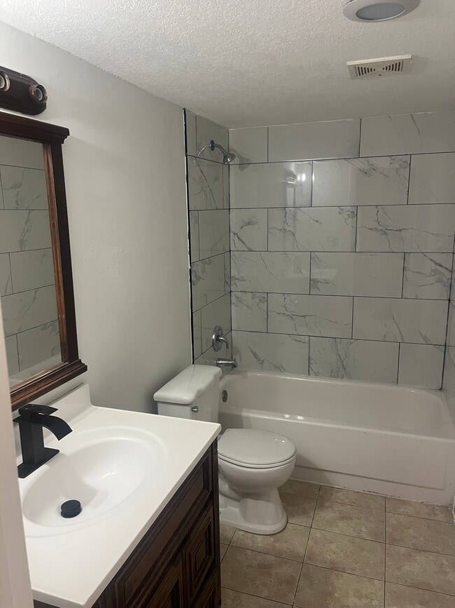 Photo - 4112 Inverrary Dr