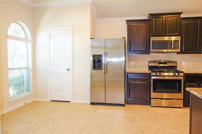 Photo - 3745 Bainbridge St