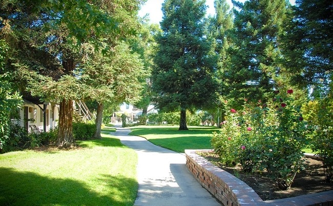 Exterior - Scottsmen Apartments