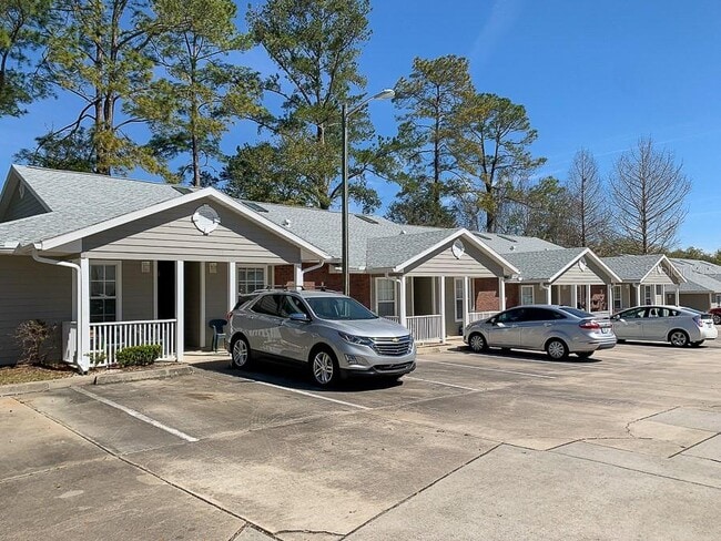 Building Photo - 4014 SW 26th Dr Unit 27