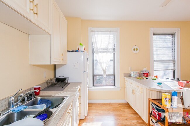 Photo - 1101 N Marshfield Ave Unidad 00C2