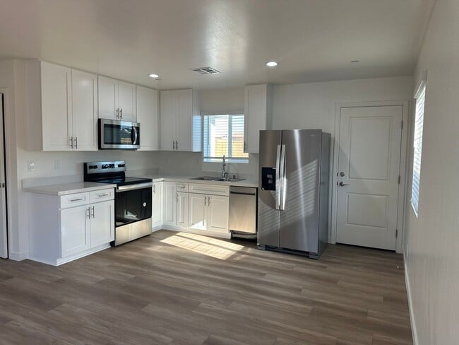 Photo - 928 W Perdew Ave Unit 928 W Perdew Ave - Apt C